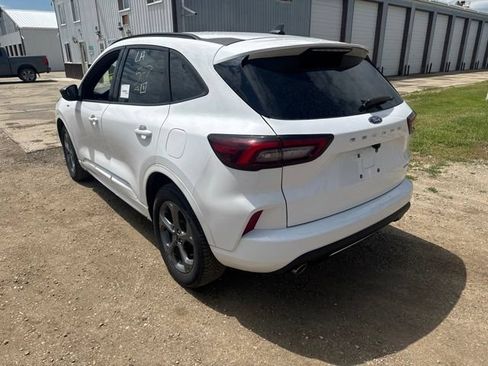 Used 2023 Ford Escape ST-Line AWD/4WD image 8