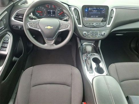 Used 2024 Chevrolet Malibu LT image 11