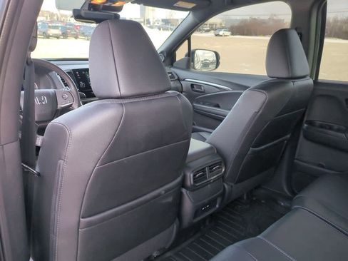 Used 2025 Honda Passport EX-L image 17