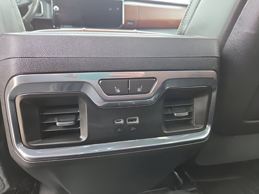 Used 2023 GMC Sierra 1500 Denali Ultimate AWD/4WD image 14