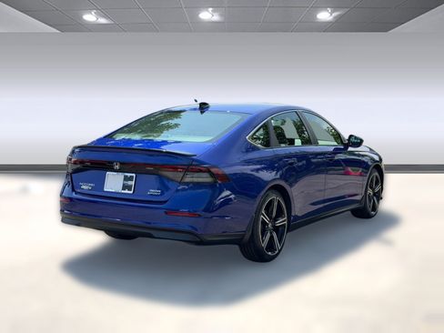 Used 2023 Honda Accord Sport image 9