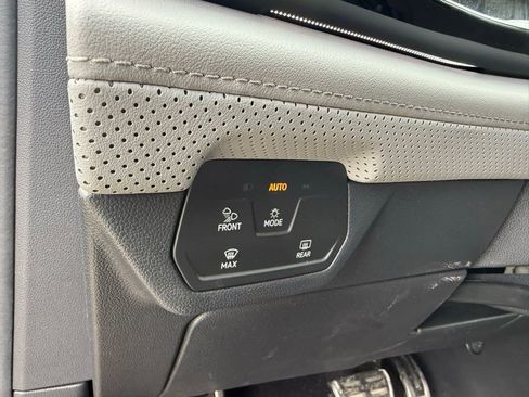 Used 2024 Volkswagen Atlas Peak Edition SE image 20