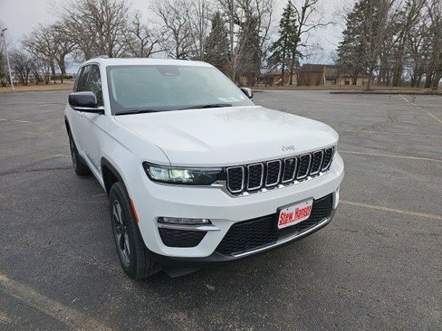 Used 2022 Jeep Grand Cherokee Limited 4xe w/ Luxury Tech Group II image 8