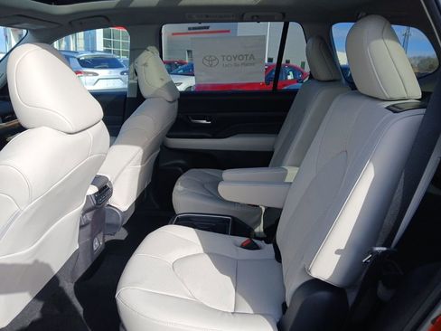 New 2026 Toyota Grand Highlander Limited image 9