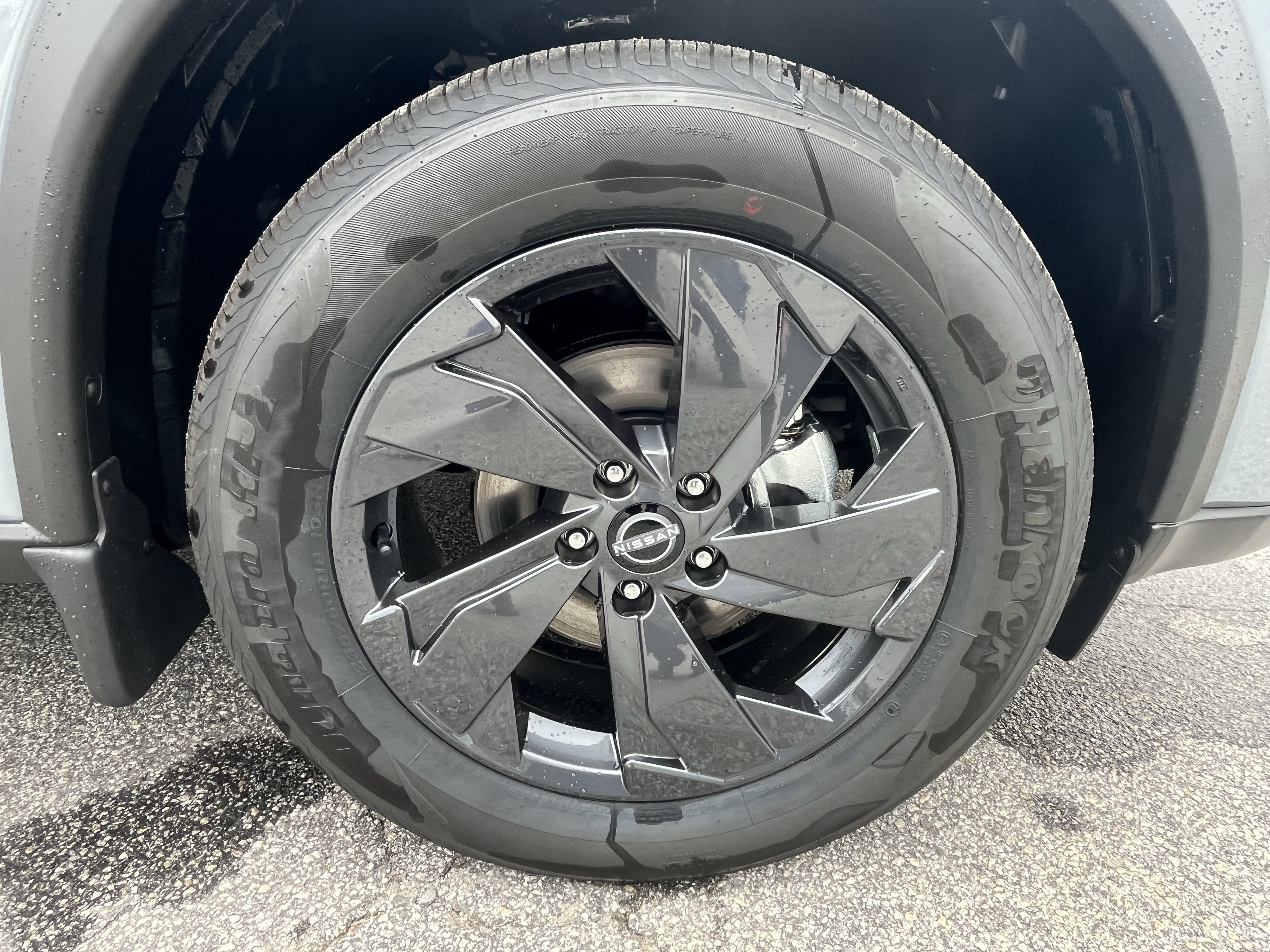 New 2027 Nissan Rogue SV w/ Cold Weather Package AWD/4WD image 9