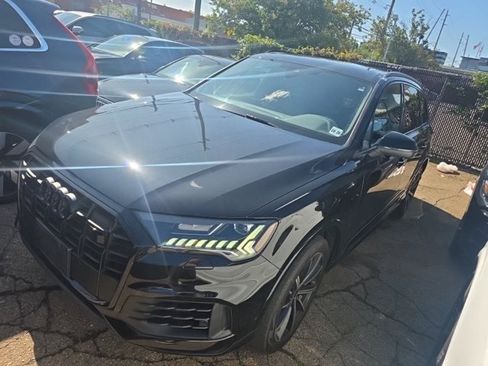Used 2023 Audi Q7 3.0T Premium Plus AWD/4WD image 15