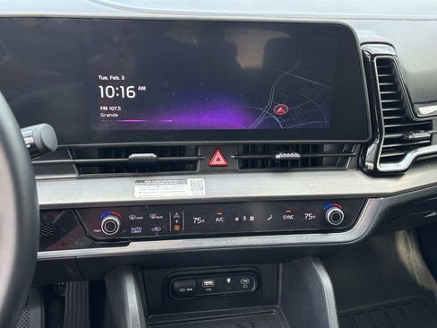 Used 2023 Kia Sportage EX image 12