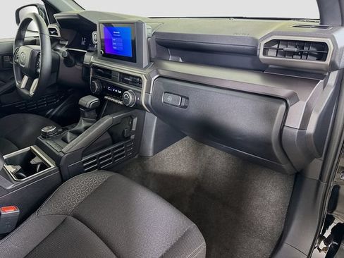 Used 2025 Toyota 4Runner SR5 AWD/4WD image 30