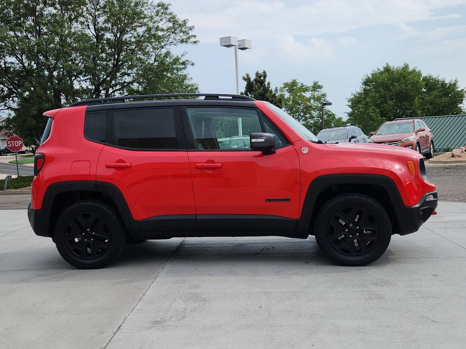 Used 2018 Jeep Renegade Trailhawk AWD/4WD image 6