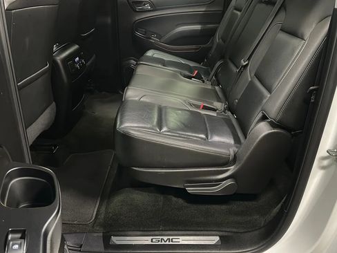 Used 2018 GMC Yukon XL SLT image 11