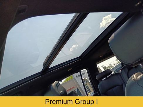 Used 2023 Jeep Wagoneer 4WD w/ Premium Group I image 18