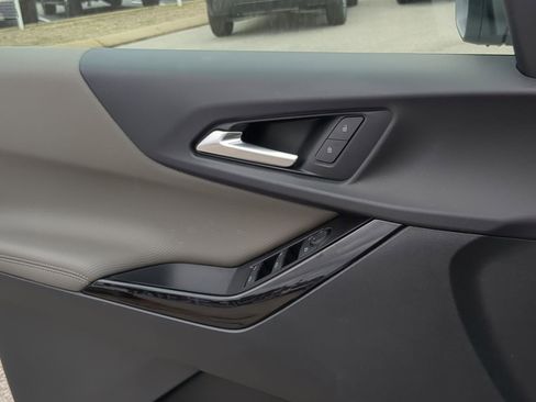 Used 2026 Chevrolet Equinox LT w/ Convenience Package II image 14