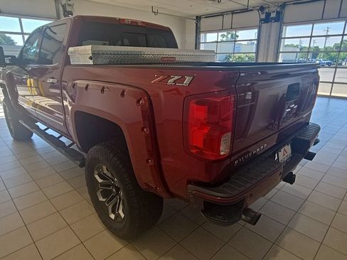 Used 2018 Chevrolet Silverado 1500 LTZ Z71 w/ LTZ Plus Package AWD/4WD image 7