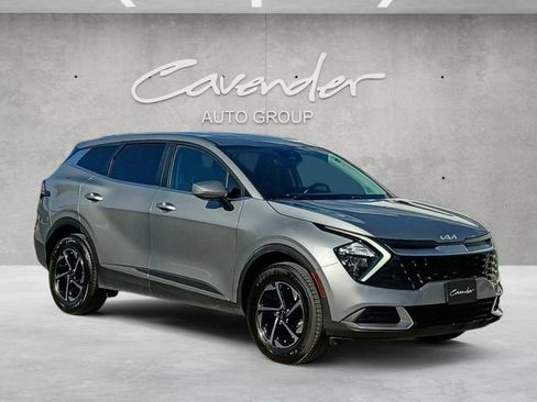Used 2023 Kia Sportage LX AWD/4WD image 2