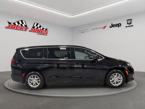 New 2026 Chrysler Voyager LX image 11