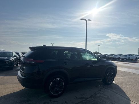 Certified 2024 Nissan Rogue SV AWD/4WD image 18
