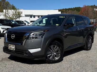 Used 2025 Nissan Pathfinder S