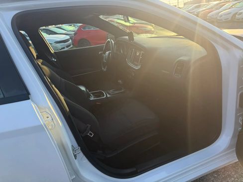 Used 2022 Dodge Charger SXT RWD image 25