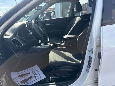 Used 2023 Kia Seltos LX image 12