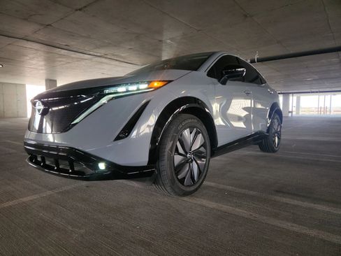 Used 2024 Nissan Ariya FWD image 1