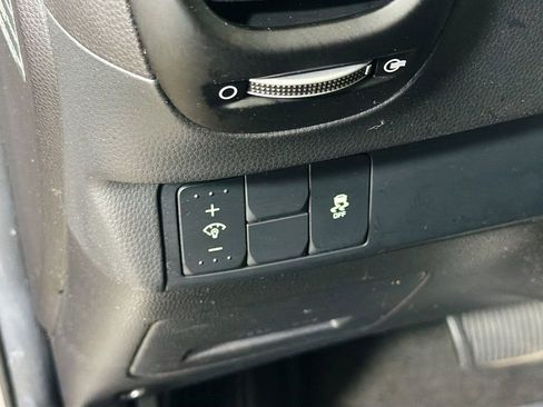 Used 2015 Kia Soul + FWD image 12