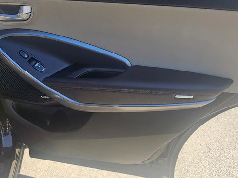 Used 2019 Hyundai Santa Fe XL AWD/4WD image 18
