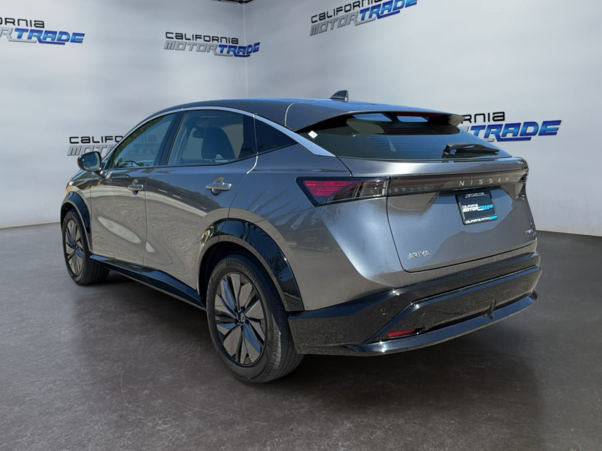 Used 2024 Nissan Ariya FWD image 7