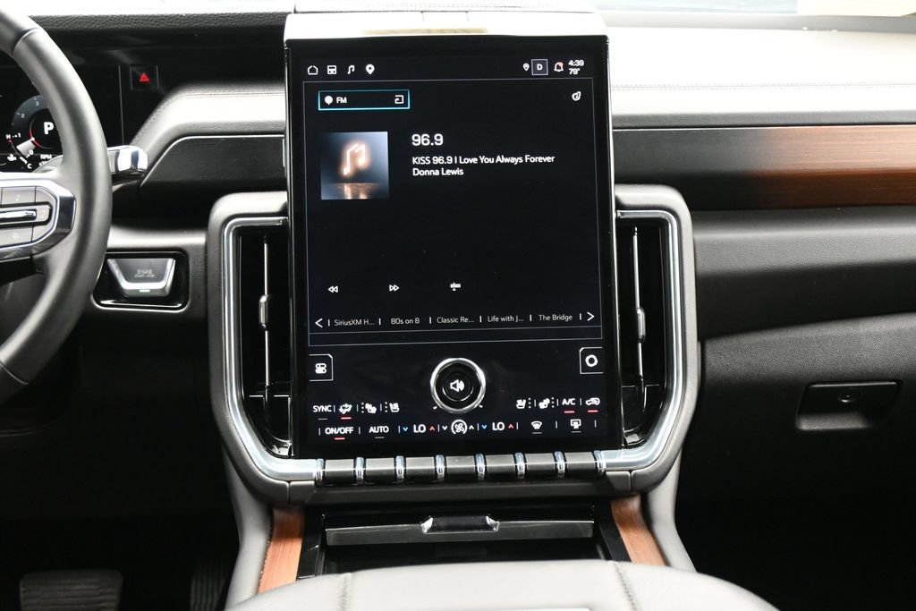 Used 2025 GMC Yukon Denali AWD/4WD image 19