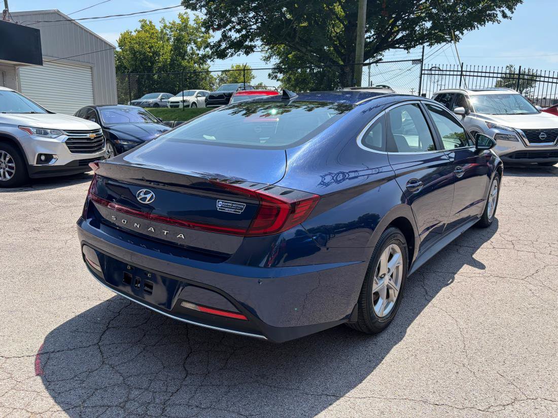 Used 2021 Hyundai Sonata SE w/ Winter Weather Package FWD image 5