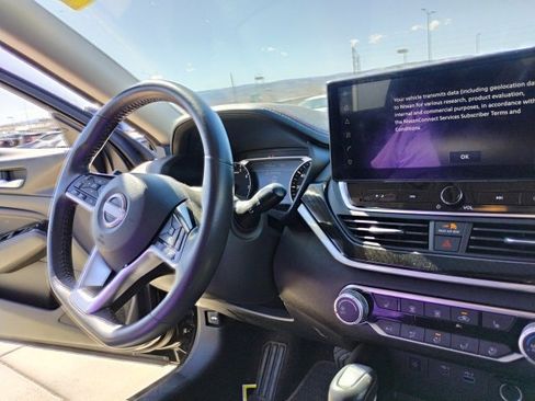 Used 2023 Nissan Altima 2.5 SR w/ SR Premium Package image 14