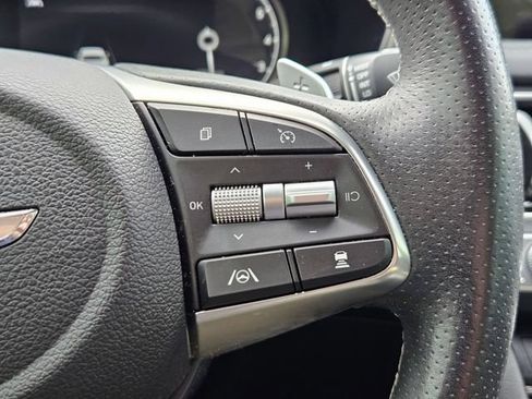 Used 2022 Genesis G70 2.0T RWD image 13