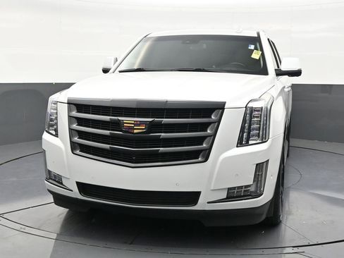 Used 2018 Cadillac Escalade ESV Luxury RWD image 8