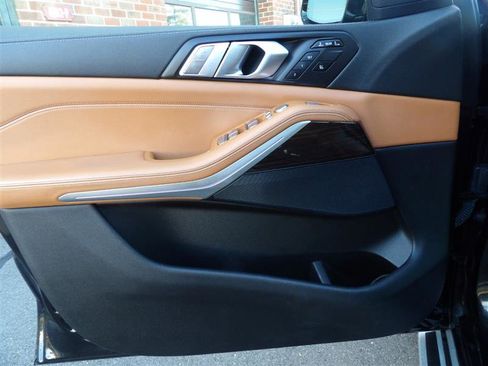 Used 2021 BMW X7 xDrive40i w/ Parking Assistance Package image 29