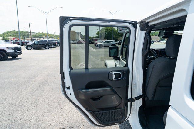 Certified 2025 Jeep Wrangler Unlimited Sahara AWD/4WD image 13