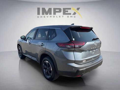 Used 2025 Nissan Rogue SV FWD image 3