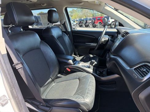 Used 2018 Dodge Journey Crossroad FWD image 30