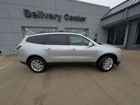 Used 2015 Chevrolet Traverse LT w/ Style and Technology Package image 4