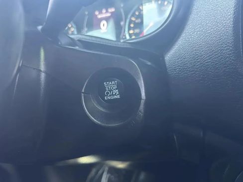 Used 2020 Jeep Renegade Altitude FWD image 16