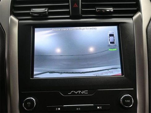 Used 2019 Ford Fusion SE image 19