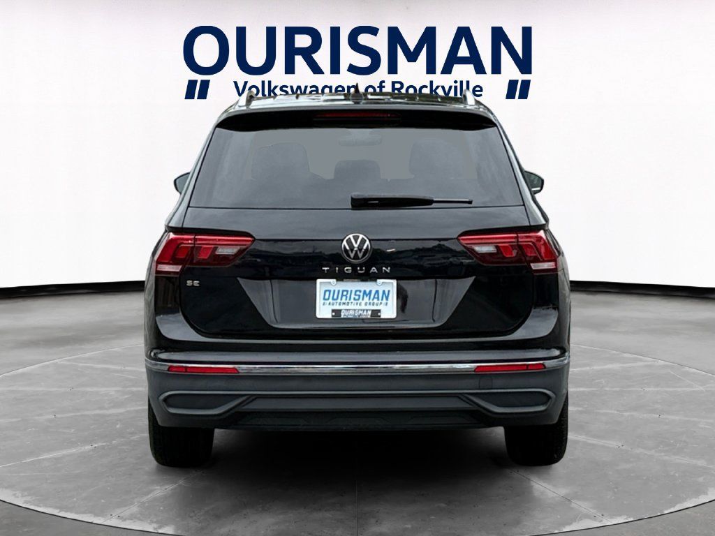 Used 2022 Volkswagen Tiguan SE FWD image 5