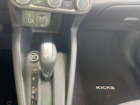 Used 2024 Nissan Kicks S FWD image 17