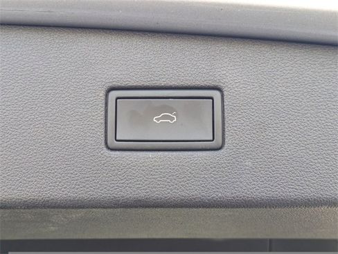 Certified 2023 Volkswagen Tiguan SE R-Line image 14