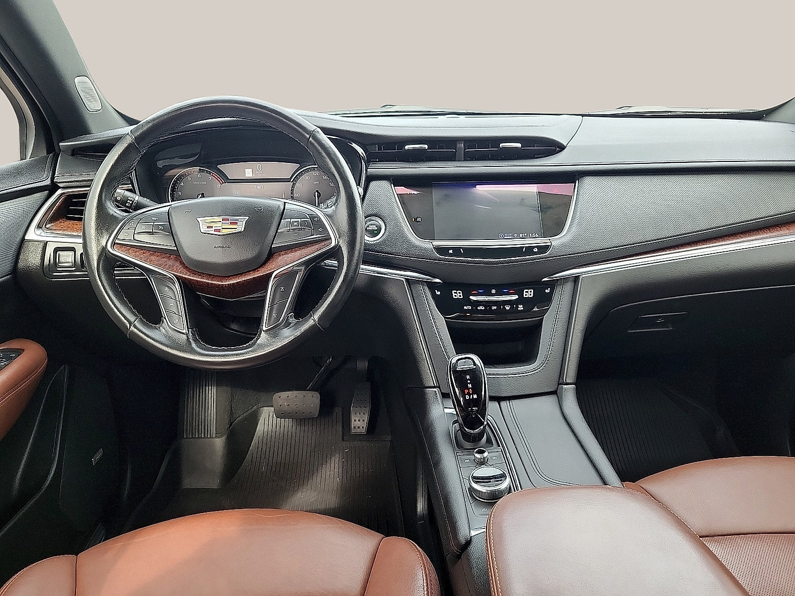 Used 2023 Cadillac XT5 Premium Luxury w/ LPO, Floor Liner Package FWD image 10