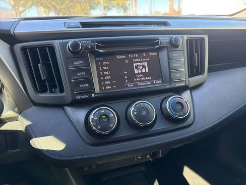 Used 2018 Toyota RAV4 LE image 12