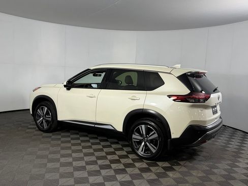 Used 2023 Nissan Rogue SL w/ SL Premium Package FWD image 9
