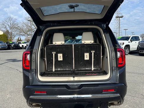 Used 2021 GMC Acadia Denali w/ Denali Ultimate Package AWD/4WD image 42