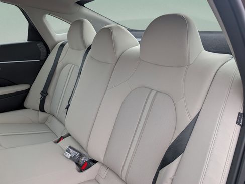 Used 2025 Hyundai Sonata SE FWD image 17
