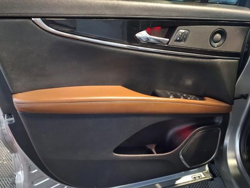 Used 2022 Lincoln Nautilus Reserve image 18