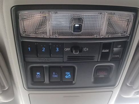 Used 2019 Toyota 4Runner Limited AWD/4WD image 25