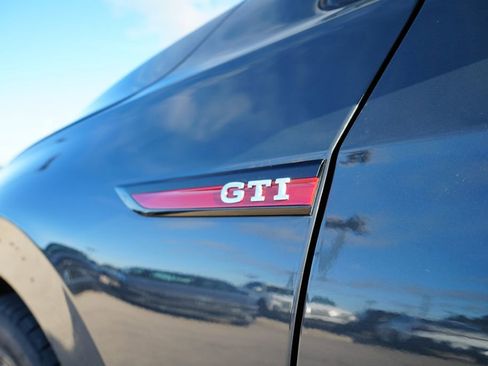 Used 2024 Volkswagen GTI SE w/ SE Leather Seats Package image 21